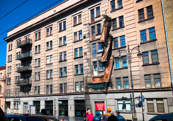Ордер ГАТИ на демонтаж обрушившихся балконов на Кирочной 20
